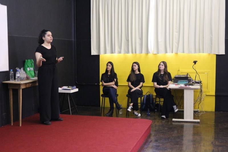 Alunos do Colégio Satc ministram oficina sobre finanças para a comunidade — foto 2