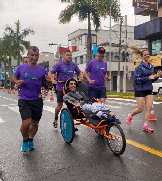 Corrida UniSatc 20 anos: inclusão e superação nas pistas — foto 2
