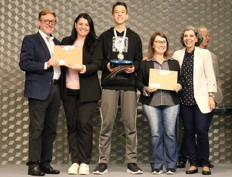 Cerimônia marca entrega do Prêmio Acic de Matemática — foto 1