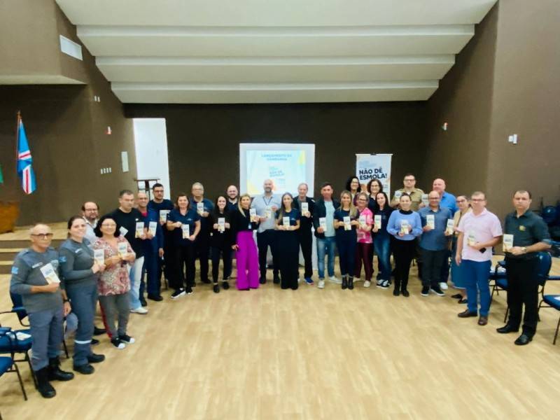 Governo de Içara lança a campanha ‘Quer Ajudar? Não Dê Esmola’ — foto 1