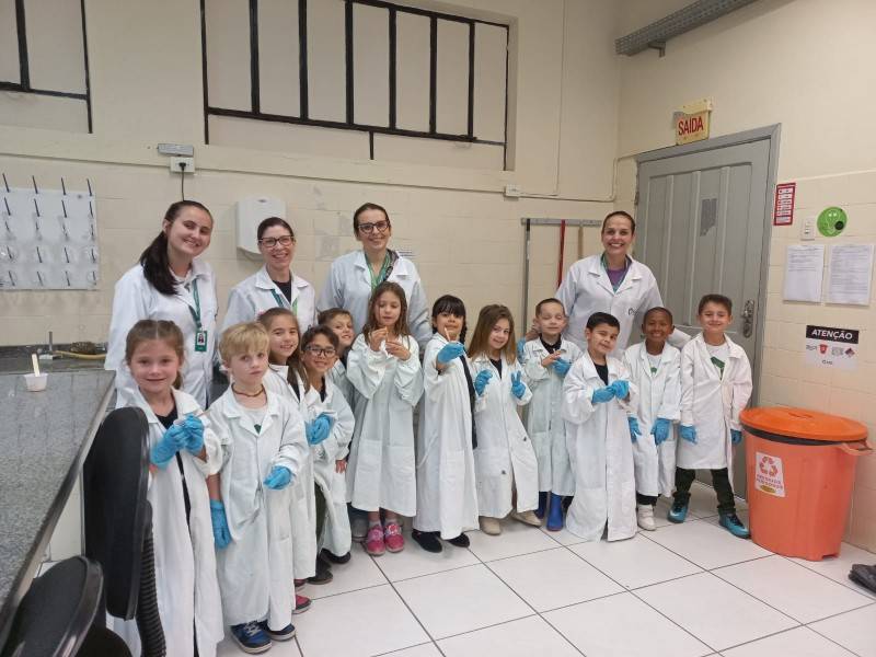 Quimicando Kids visa aproximar as crianças do mundo da química na Satc — foto 2