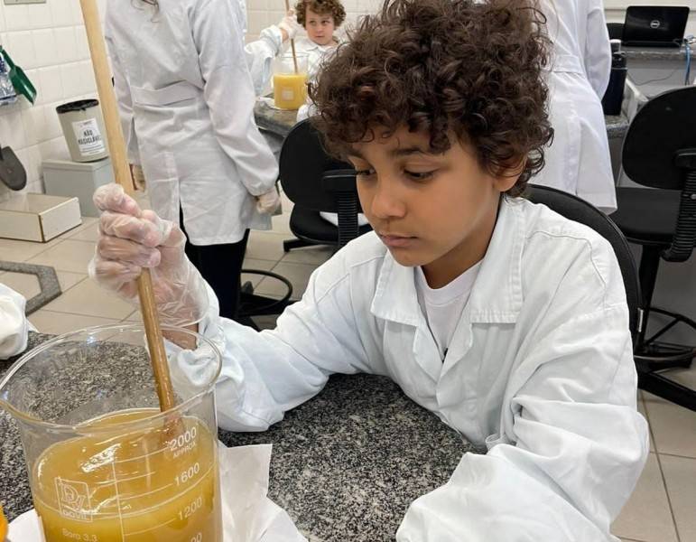Quimicando Kids visa aproximar as crianças do mundo da química na Satc — foto 7