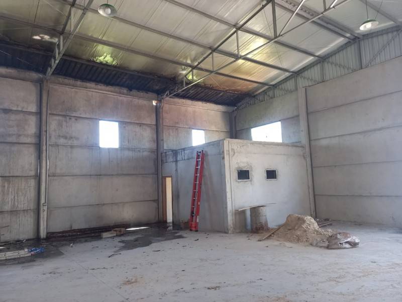 Pavilhão em construção é atingido por princípio de incêndio em Içara — foto 1