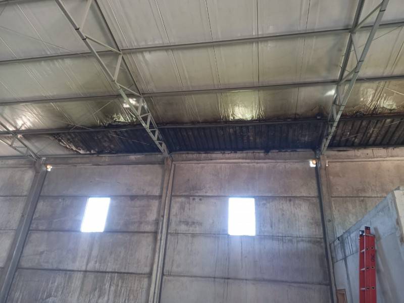 Pavilhão em construção é atingido por princípio de incêndio em Içara — foto 2