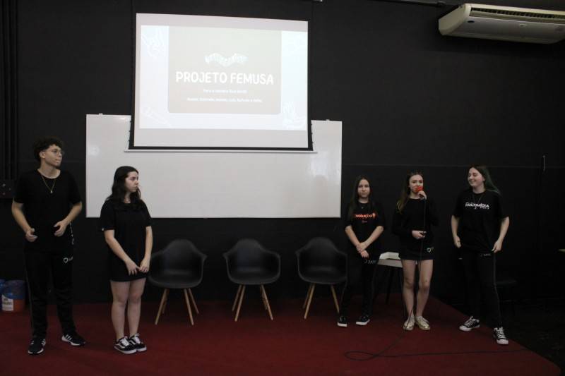 Estudantes da Satc realizam assessoria completa para cantoras da região — foto 2