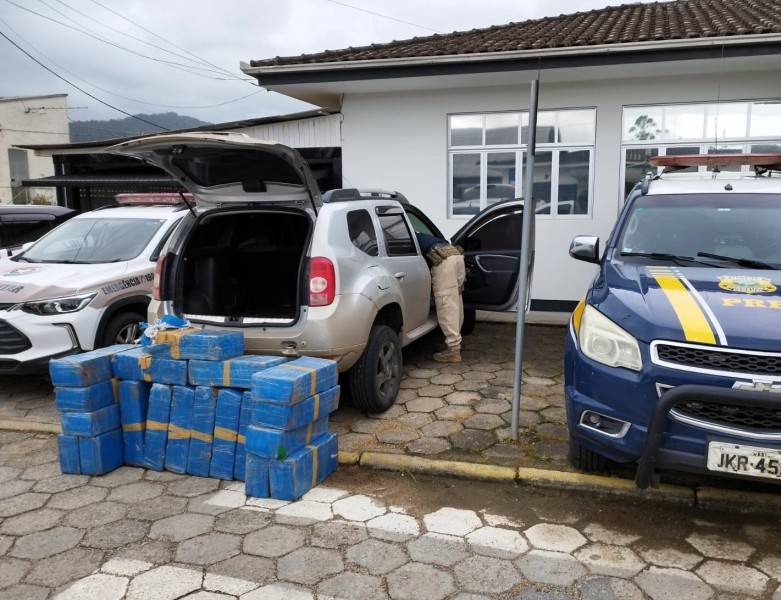 Motorista é abordado e detido com mais de 300 quilos de maconha em Grão-Pará — foto 2