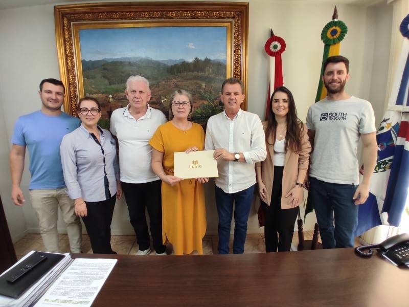 Escola Vitor Savi recebe prêmio do Tribunal de Contas de Santa Catarina — foto 1