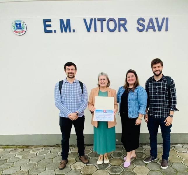 Escola Vitor Savi recebe prêmio do Tribunal de Contas de Santa Catarina — foto 2