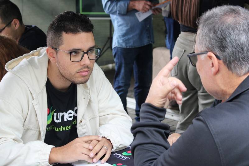 Acadêmicos de Ciências Contábeis da Unesc levam orientações à população — foto 1