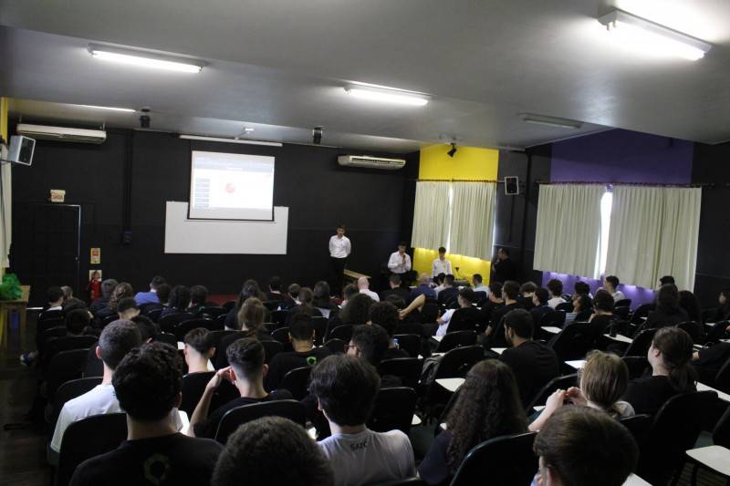 Buscando o mercado de trabalho alunos do técnico em Informática apresentam os seus TCCs — foto 1