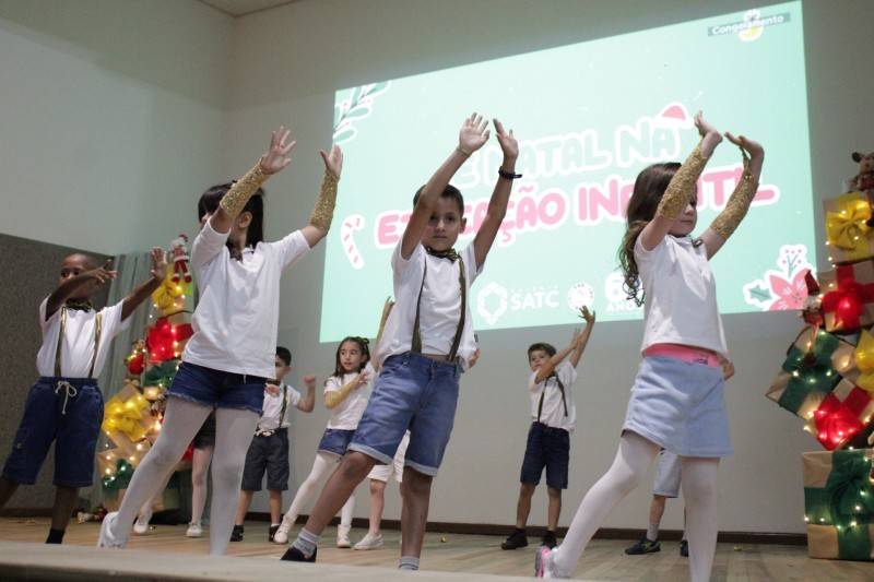 Música, dança e emoção fizeram parte da noite de Natal do Infantil Satc — foto 1