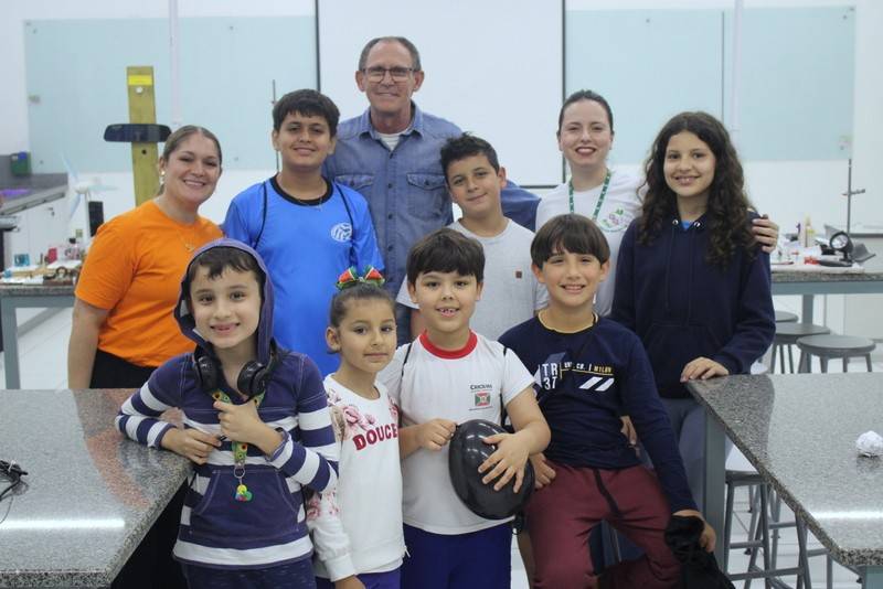 Crianças com altas habilidades cognitivas fazem experimentos nos laboratórios da Unesc — foto 1