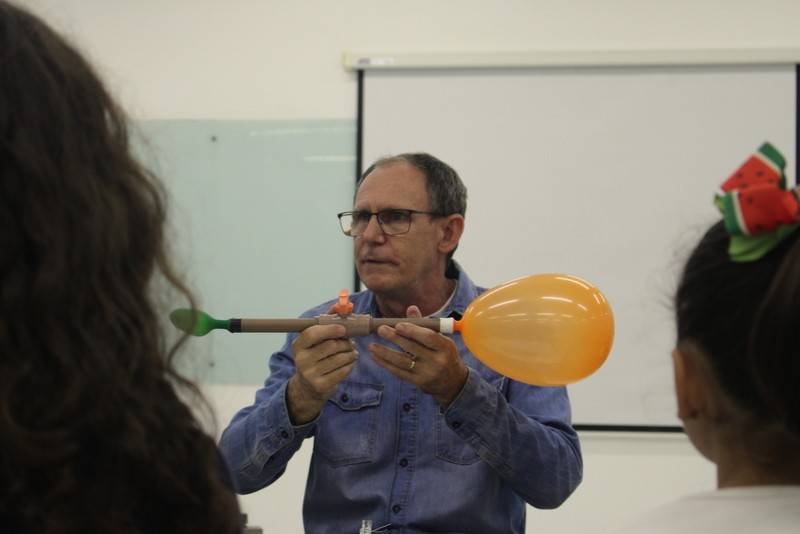 Crianças com altas habilidades cognitivas fazem experimentos nos laboratórios da Unesc — foto 2