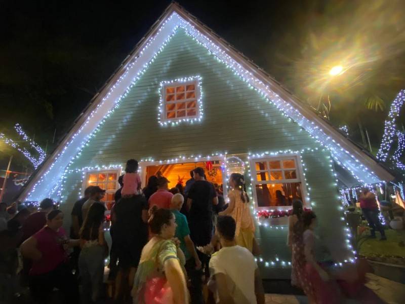 Içara celebra início do Natal Encantado com a chegada do Papai Noel — foto 1