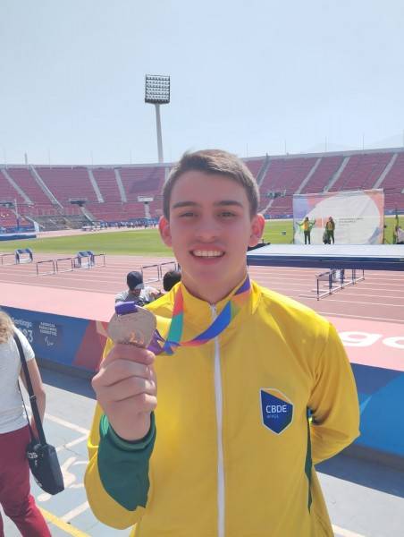Atleta de Nova Veneza conquista medalha de prata no Chile — foto 1