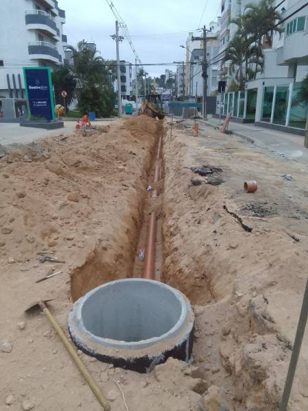 Casan expande tratamento de esgoto em rua de Criciúma — foto 1