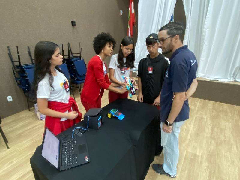 Alunos do curso de robótica do Içara Mais Tec expõem trabalhos em feira — foto 5