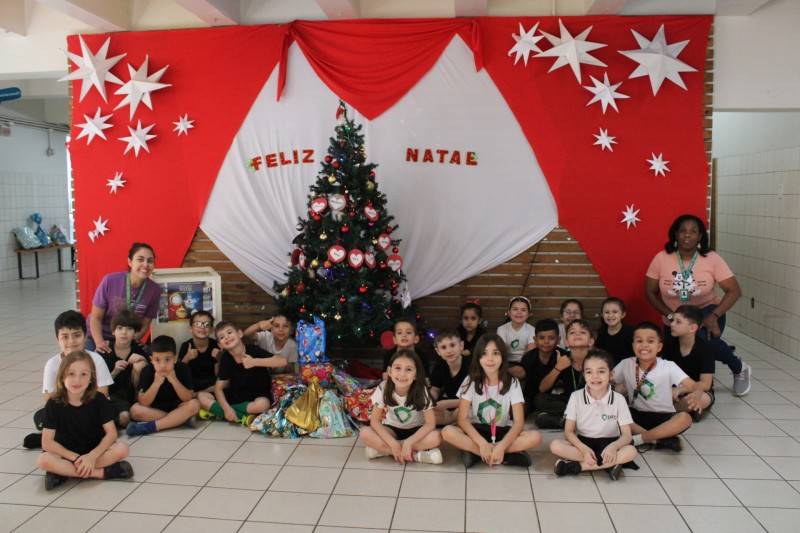 Satc entrega brinquedos para campanha de Natal da Cruz Vermelha de Criciúma — foto 1