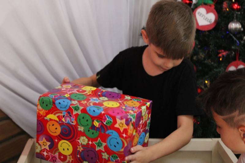 Satc entrega brinquedos para campanha de Natal da Cruz Vermelha de Criciúma — foto 2