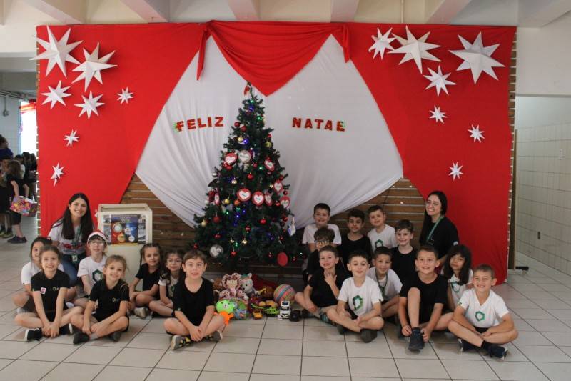 Satc entrega brinquedos para campanha de Natal da Cruz Vermelha de Criciúma — foto 4