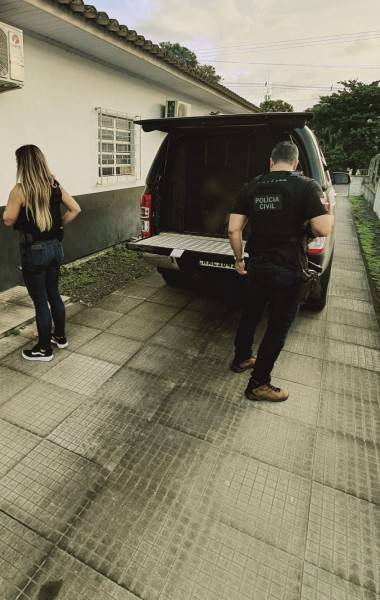Com objetivo de combater o tráfico de drogas, Polícia Civil prende duas jovens em Siderópolis — foto 2
