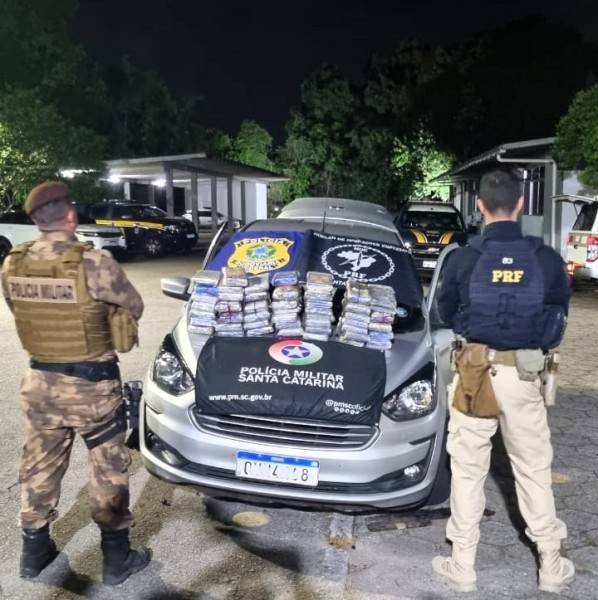 PRF e PM apreendem 48 quilos de cocaína com valor estimado de R$ 8 milhões na BR-101 em São José — foto 2