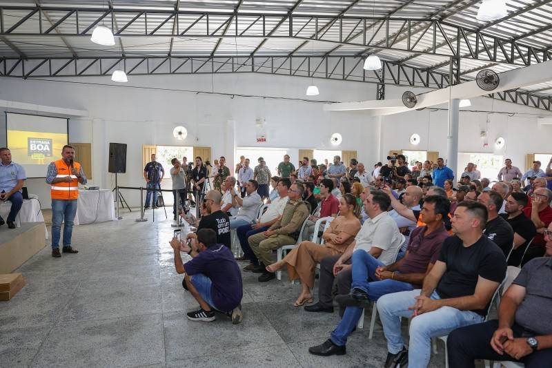 Governador entrega ordem de serviço para pavimentação da SC-108 entre Jacinto Machado e Praia Grande — foto 5