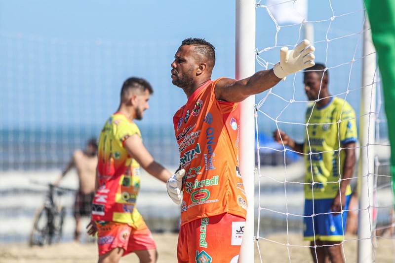 Equipes Massiroli e Ajax vencem no primeiro dia de Praião — foto 2