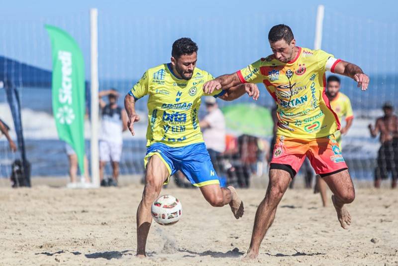 Equipes Massiroli e Ajax vencem no primeiro dia de Praião — foto 3