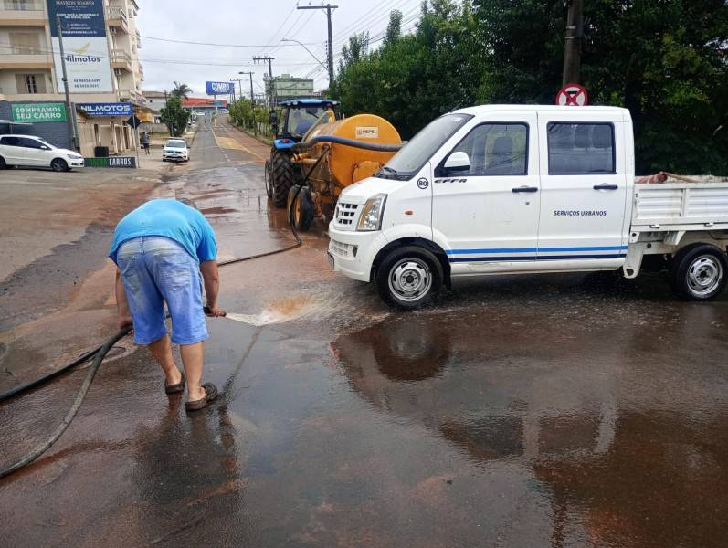 Após noite de chuvas intensas, Prefeitura de Içara trabalha para minimizar impactos — foto 3
