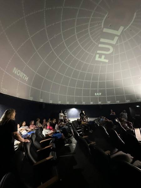 Alunos da Apae Cocal do Sul exploram o universo em passeio ao Parque Astronômico Albert Einstein — foto 2