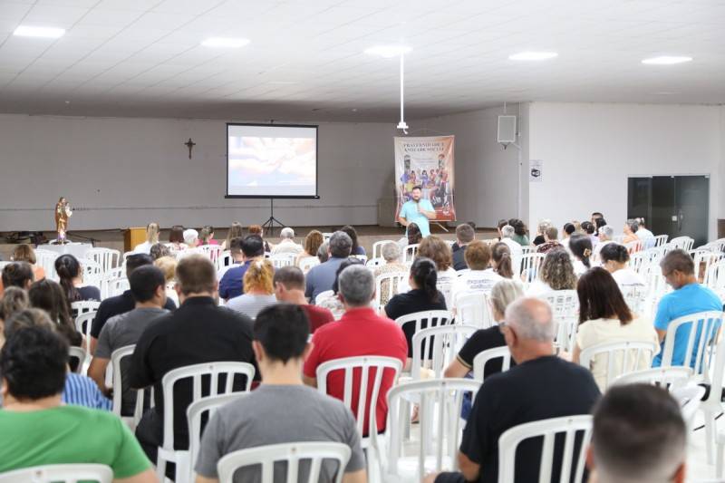 Diocese de Criciúma promove estudo sobre a Campanha da Fraternidade 2024 — foto 2