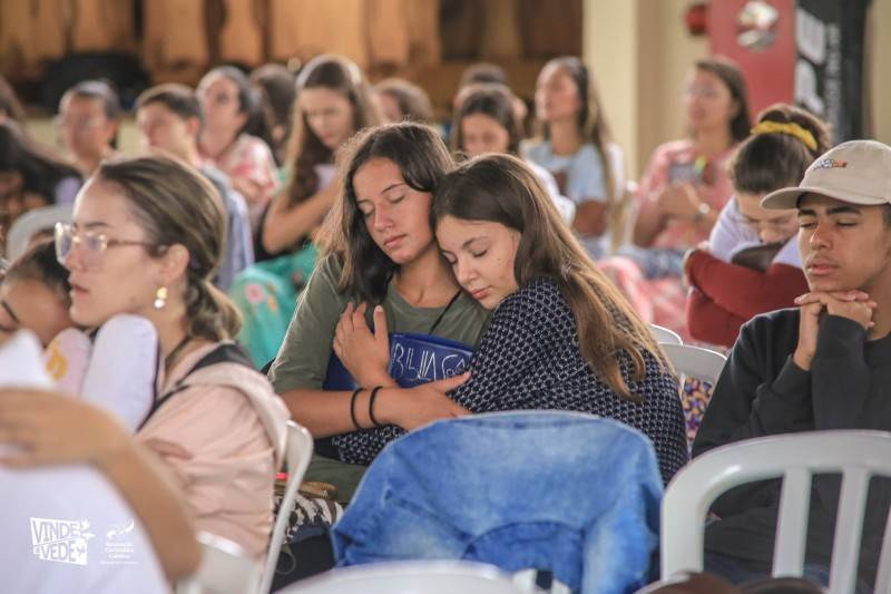 Vinde e Vede 2024 reúne jovens católicos no Santuário de Nossa Senhora do Caravaggio — foto 2