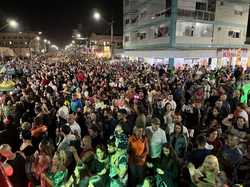 Alegria e folia marcam o fim de semana de Carnarroio 2024 — foto 6