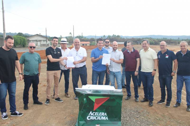 Prefeitura assina contrato para instalação de placas solares na Fazenda Solar Nikola Tesla — foto 1