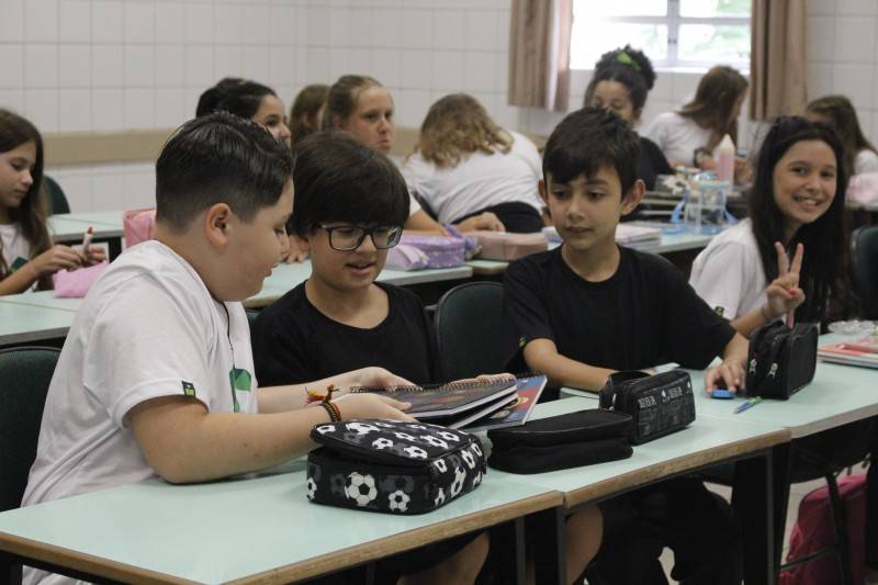 Brincadeira, música e troca de experiências marcam primeiro dia de aula na Satc — foto 2