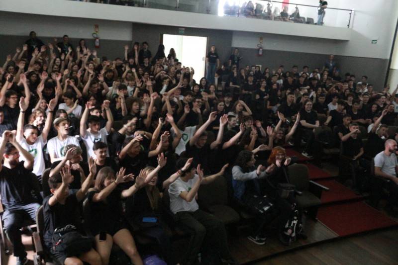 Brincadeira, música e troca de experiências marcam primeiro dia de aula na Satc — foto 5