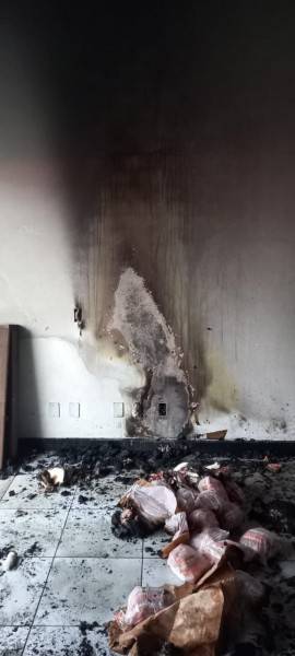 Empresa é atingida por incêndio no bairro São Luiz em Criciúma — foto 1