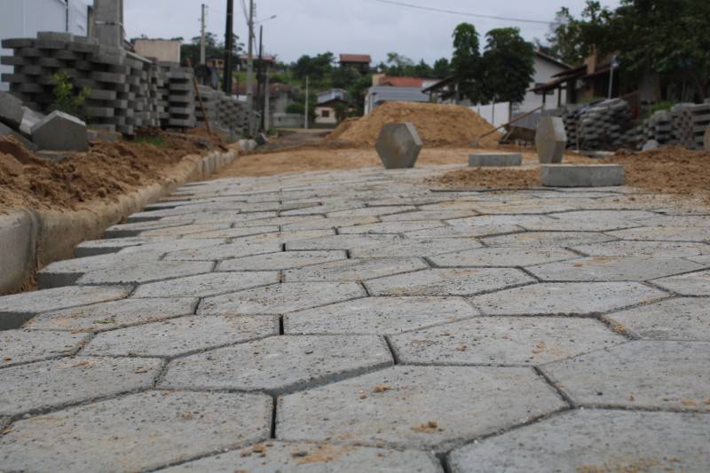 Prefeitura de Criciúma inicia pavimentação de 11 ruas no bairro Recanto Verde — foto 1