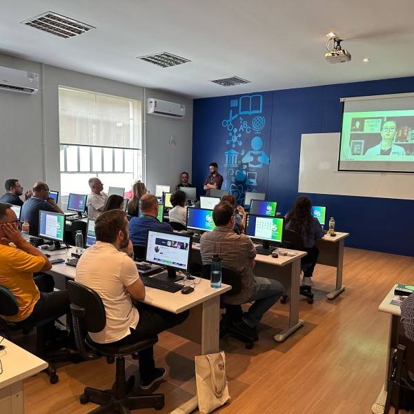 UniSatc fala de aplicações de Inteligência Artificial com os professores — foto 1