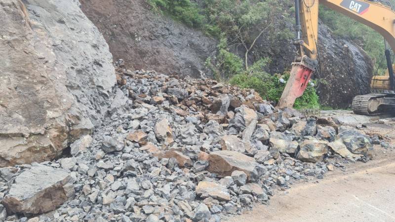 Retirada de rocha que deslizou na Serra do Rio do Rastro pode se estender até sábado — foto 4