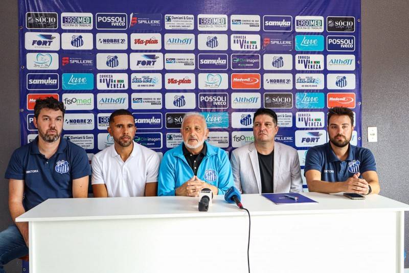 Carlos Moraes e Baiano são apresentados na Montanha — foto 1