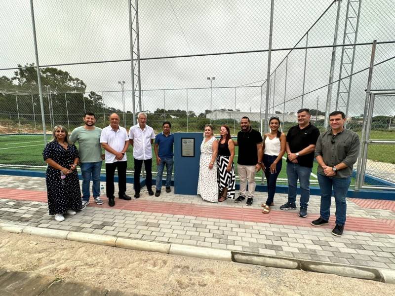 Prefeitura de Imbituba reforma creche e inaugura quadra de grama sintética — foto 1