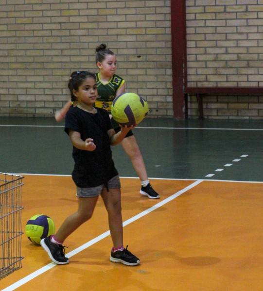 Baby Vôlei: Forquilhinha desenvolve projeto para crianças de 7 e 8 anos — foto 1