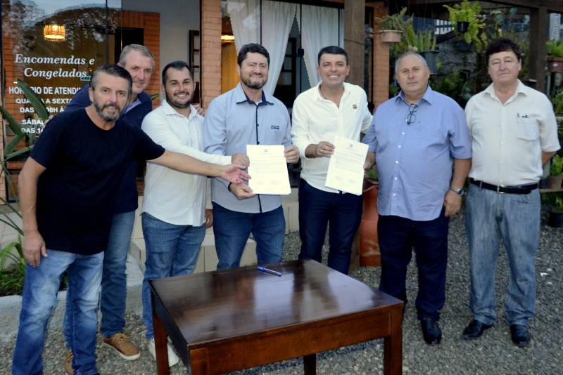 Governo de Siderópolis assina ordem de serviço para construção da Praça Vila São Jorge — foto 2