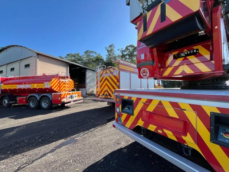 Içara: bombeiros combatem incêndio em depósito de produtos de limpeza — foto 2