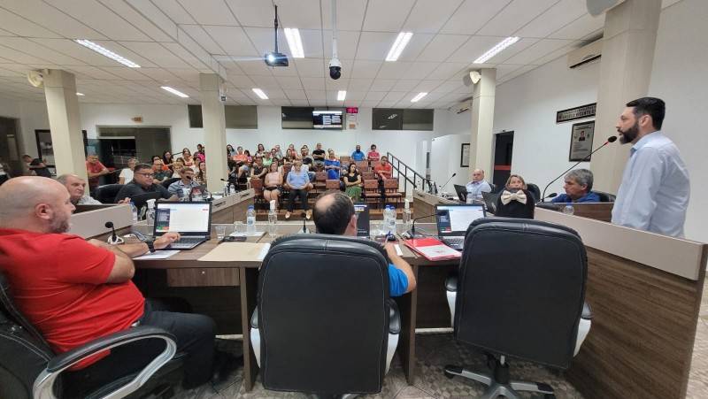 Valorização salarial dos professores efetivos é tema da tribuna legislativa de Cocal do Sul — foto 1
