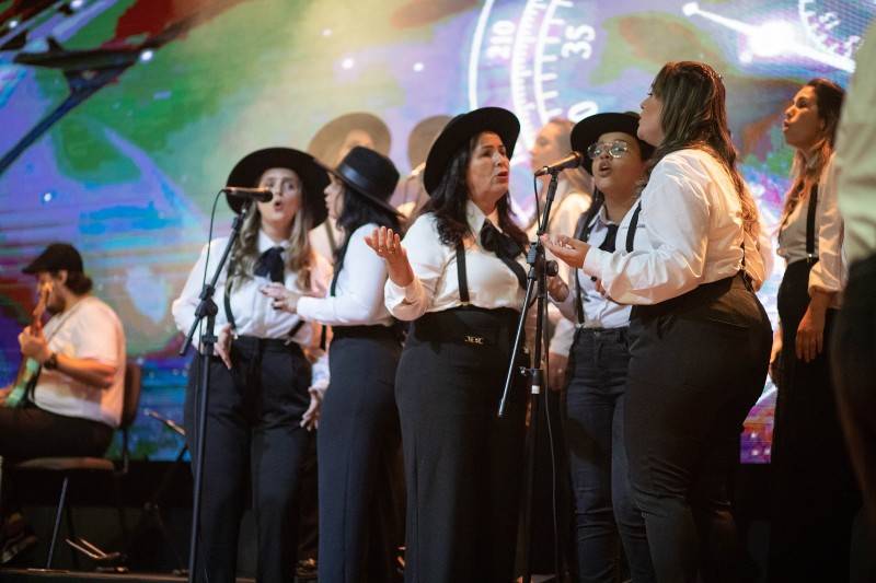 Cantata de Páscoa 'Entre Nós' celebra a fé e a esperança — foto 1