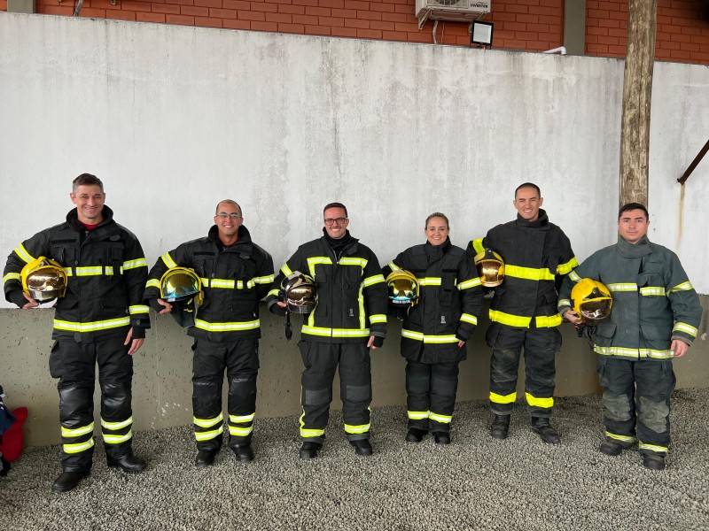 Bombeiros realizam treinamento estratégico voltado ao combate a incêndio — foto 2