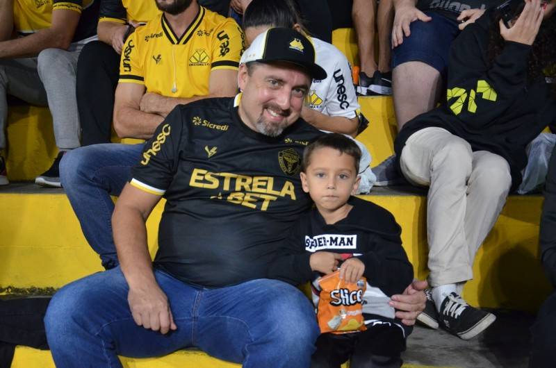 Torcida carvoeira enche a arquibancada para o primeiro desafio do Tigre na Série A — foto 2